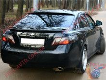 Спойлер Toyota Camry 40 2006-2011 Лип (стеклопластик, под покраску)